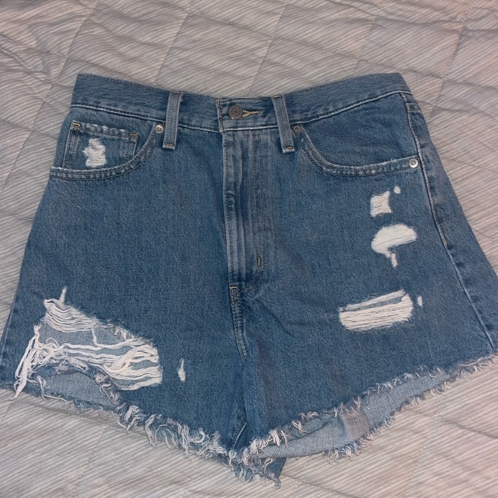 Levi’s High Waisted Mom Short
